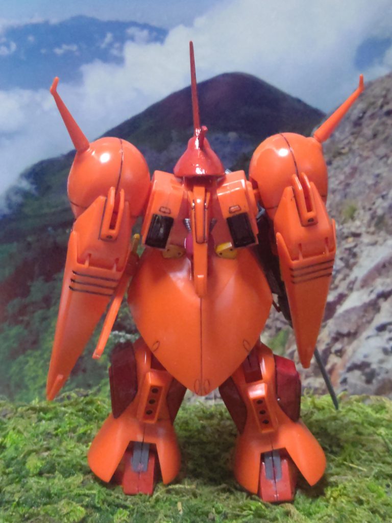 背面です接合部の不良は致し方なくパテで消そうかなと思ってます思いのほかいい感じに出来上がったからあとは細かいところやって終わりかな(*´ω｀*) 