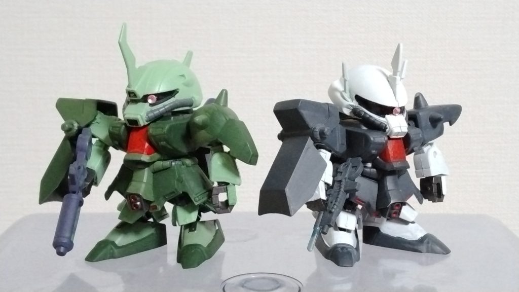 基本は張郃のエングレービングを削り落とし、頭・左肩・バックパックの移植です。モノアイはよくある百均ラインストーン。ノーマルはオマケ製作のつもりで合わせ目消しとかもしていませんでしたが、こっちがお気に入りになりそうです。…やっぱ白い機体好きみたいですね自分。