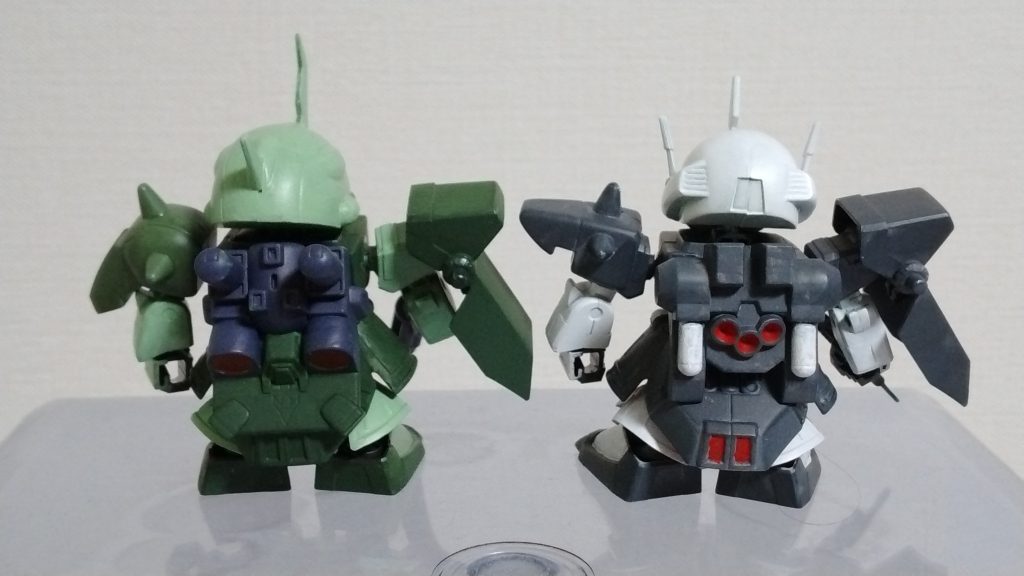 ノーマルザクIIIは実は白・黒・赤の三色しか使っていません。