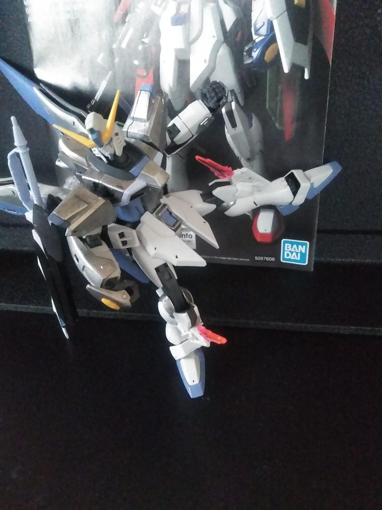 『アスラン対策』の為、膝に B,B を設置       これで蹴り負けない🤣