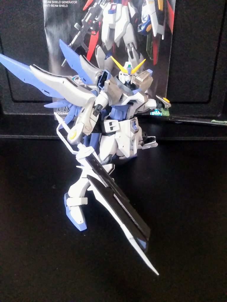 『アロンダイト ビーム ソード』は右サイドへ 此方は『対 MS モード』良く取り回しが悪いと聴きますんで😏