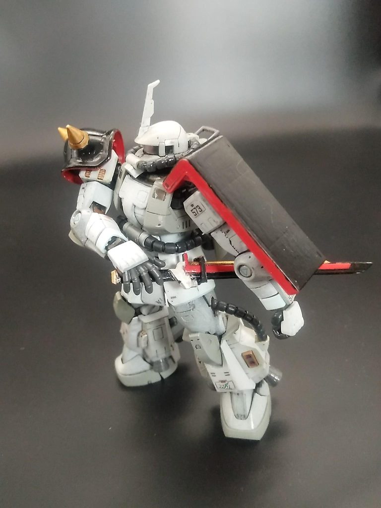 よっ