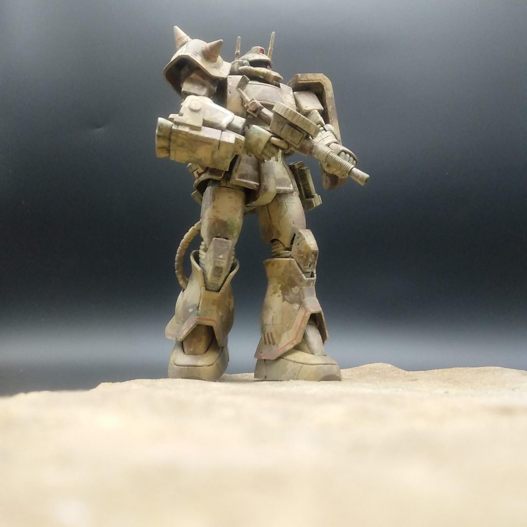 本当は夕景で、偵察してる感じにしたかった。実際夕方に、公園で撮った方が良かったかも。んなことしたら、おかしなオヤジに見えらぁな。