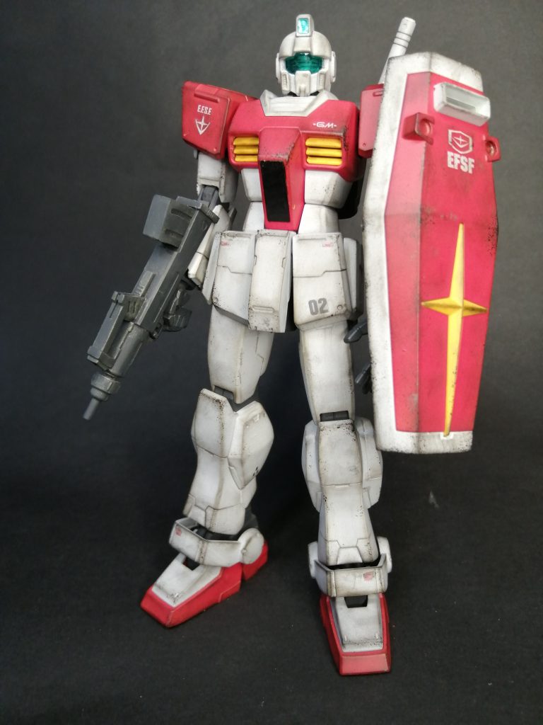 前面。陸戦型ジムにリバイブガンダムの上半身を移植し、脚や肩など陸戦っぽいところを削ったり魔改造しております。