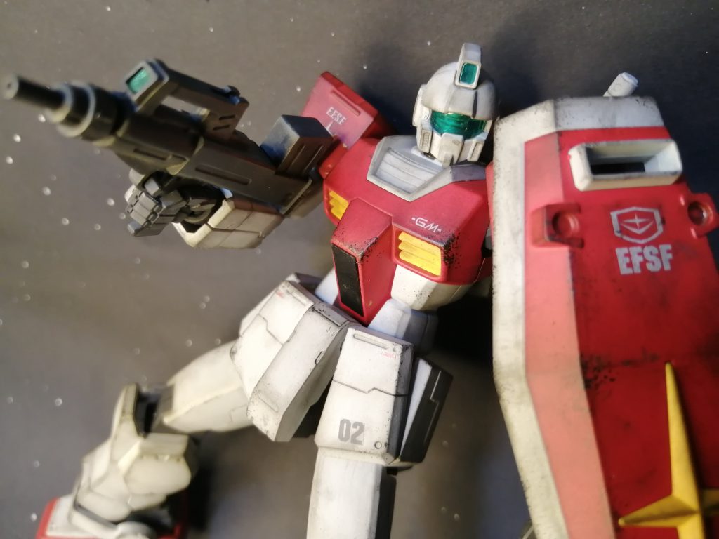 アップ。陸戦ベースなので、マッシブなジムになったと思います。ジムライフルや盾はジャンクパーツから。