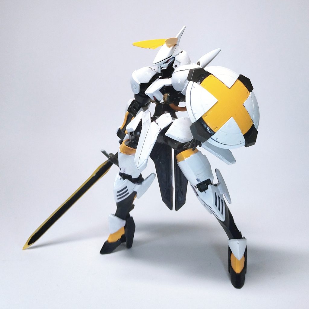 ヴァルキュリアの名にふさわしい女性型のシルエットを目指して作りました。シェーンハイトは独語で「麗人」という意味だそう。