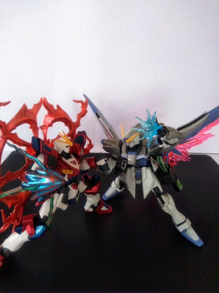 奇しくもコンセプトの同じ両機体。果たして『勝利の女神が微笑むのは?』 此れです😆バトルモノの王道シーン😤似通った能力同士の激突!!燃える🔥🔥 あっ!この後は⚠️閲覧注意です😥 出来れば最後まで跳ばしていただいた方が宜しいかと😓