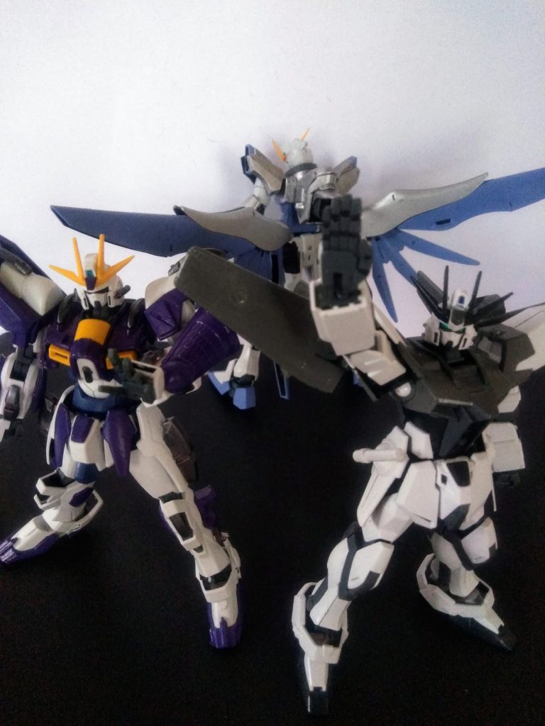 これにて、『ビルドファイターズトライ』の完成ガンプラの御披露目完了😁 『フミナセンパイ』の新たなガンプラ『紅武者(くれないむしゃ)』が何とか間に合いました。いや~良かった🤗 自分『ビルドファイターズトライ』が大好きなので、大変楽しかったです🤣お目汚し ありがとうございました。