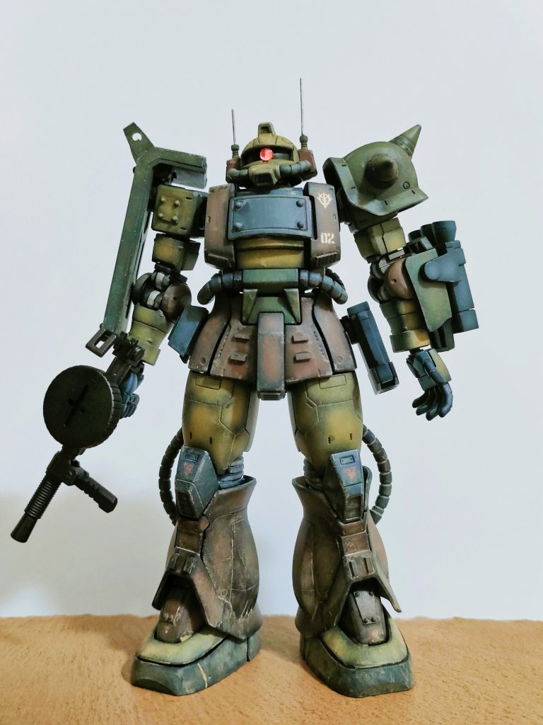 色はドイツ陸軍の三色迷彩でZZのデザートザク風にしてみました。