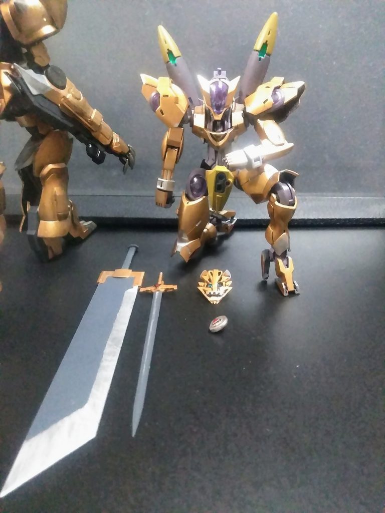 それでは御披露目も済みましたし 恒例の  『スタティック・ディスプレイ』             今回、装着パーツは控えめで😏