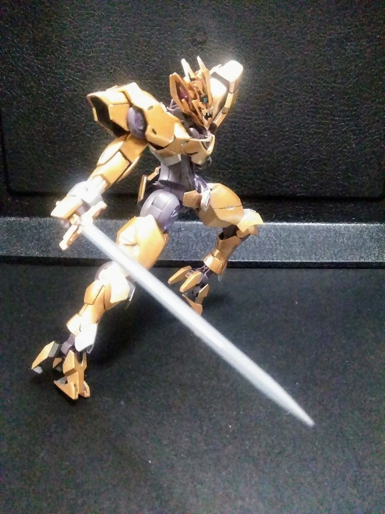 「我が名は牙狼!!黄金騎士だ!!!」   ちょっと概要を申しますと😃           舞台は現代社会。『ホラー』と呼ばれる人の負の感情より生まれたマモノ(正確には違いますが)に取り憑かれた人達が行う悪虐非道に対して成敗を行う『魔戒騎士』という戦士達のお話しです😊