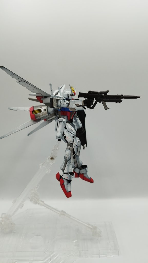 アニメ中の、ピンクの髪の女の子をアスランに引き渡すときのシーンです。