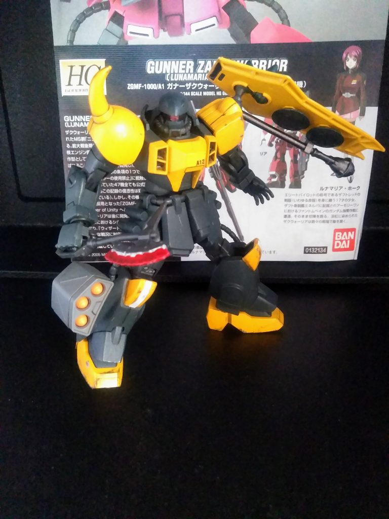 2005年に産まれたこの子。いつも通りに発売日に購入しました😊『ビーム トマホーク』『右脚にジン用ミサイル ポッド』『シールド裏にシュツルムファウスト』を装備😁