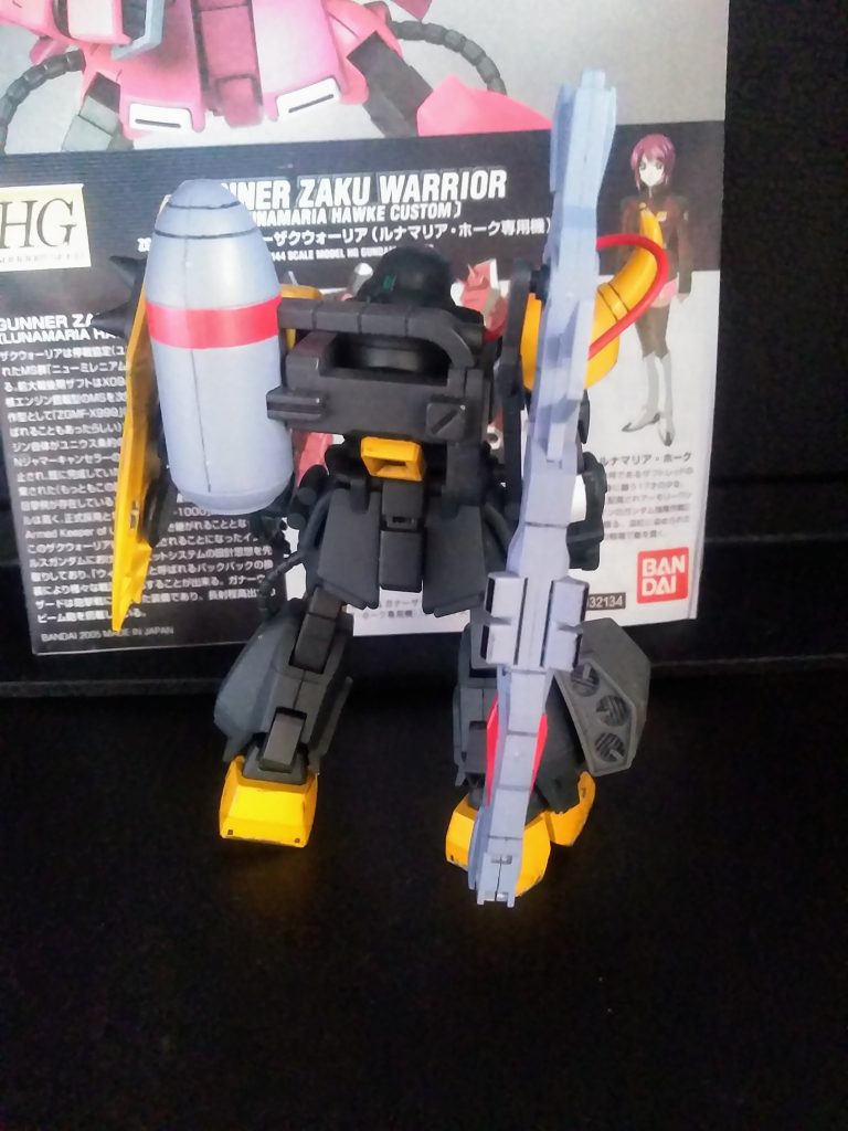 う~ム🤔 武骨な装備はやはり《絵》になる。