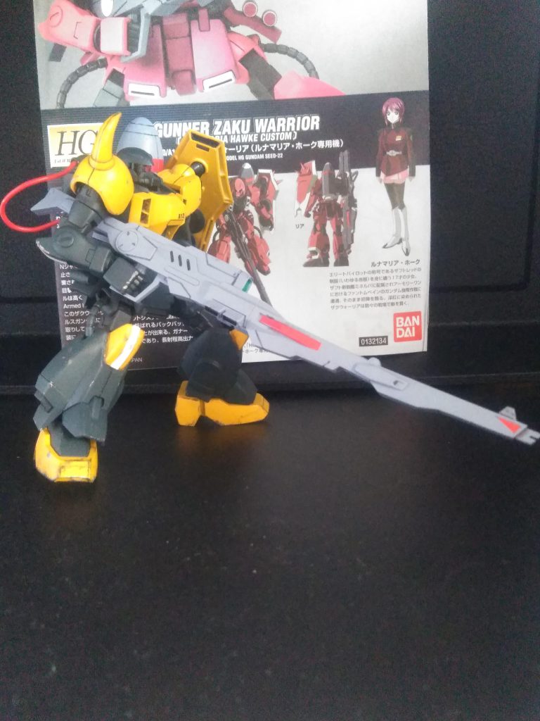 はい。『ガナー ウィザード』を装備、展開してみました😆              長尺武器は《漢》のロマン😍 まぁ、マニュアル挿し絵は『ルナさん』ですが😥