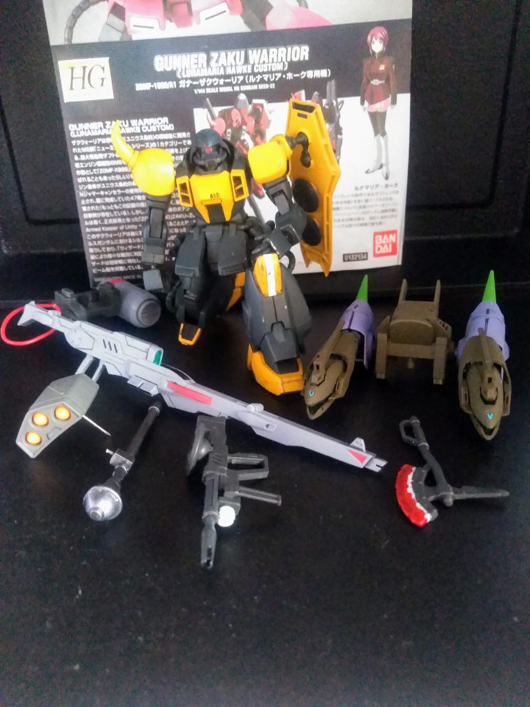 以外な事に片膝立ちが可能です😲          劇中では『ウィザード』は 3 種類しか登場しませんでしたが、設定上は色んなタイプが有るようです(大体後付け設定ですが😂) 『マイ ウィザード』を造りたくなる、そんなキットです😁お目汚し ありがとうございました。