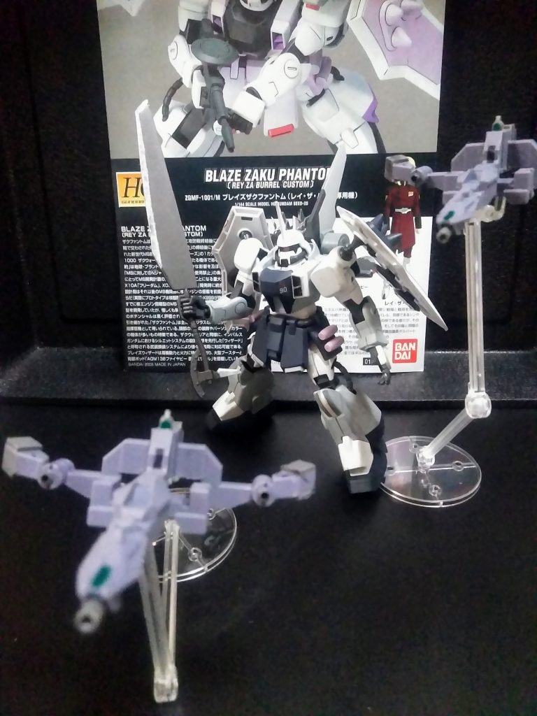 『HGBD コアガンダムのアーマーの飾り台』が余ってしまっているのです😥 なので『パーツ供養』をさせて頂きます✨😌✨       あっ!あと『ザッパー』の残りモノをついでに😂