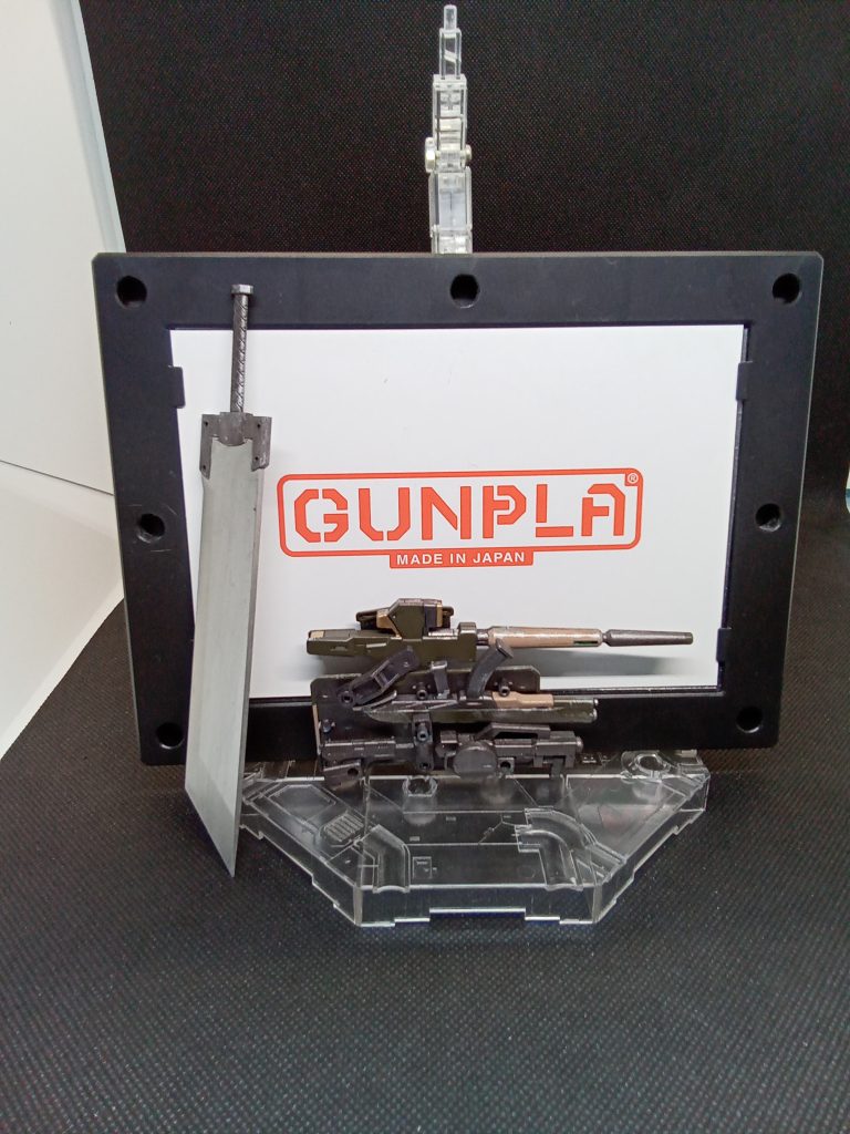 シールド裏側・ビームライフル・ビームカービン・ショットガン・ハンドガンを装備してます