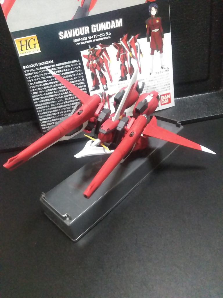 そうそう!これは忘れてはいけません😤他の4 ガンダムの『変態❌→変形』がちょっと残念なアレだけど、『セイバーG』はカッコ良く飛行形態に変形します🤤💕