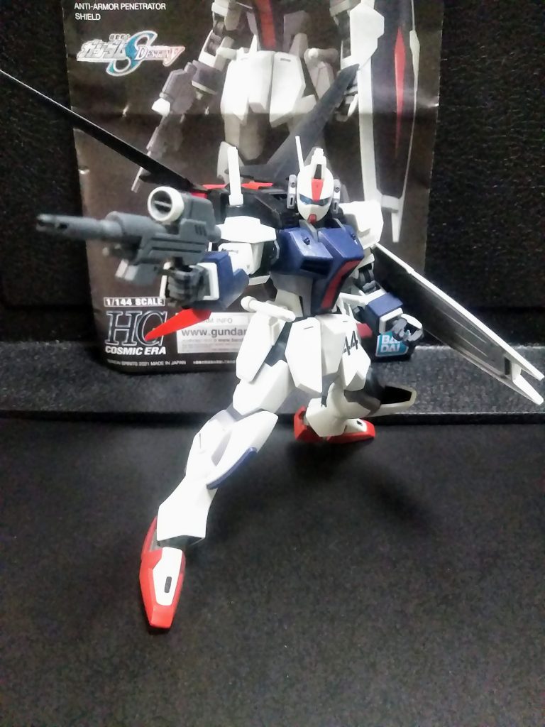 GUNSTA様にお世話になって 9 番目に投稿したこの子。『グフ イグナイテッド』だけじゃ寂しいので、追加兵装で登場です😁　　   と、云っても『余剰のエール ストライカー』をくっ付けただけですけどね😆