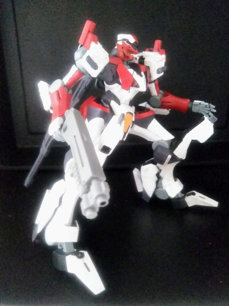 はい。『フルメタル・パニックの世界』へ異世界転生致しました🤣            この作品、始まりは『ライトノベル』となりますが『メカ、ギャグ、叡知、濃密に練られたストーリー、中二心を擽る設定』が大人気を博し『プラモ化、アニメ化、漫画化、ゲーム化』と全ジャンルを網羅してます😁