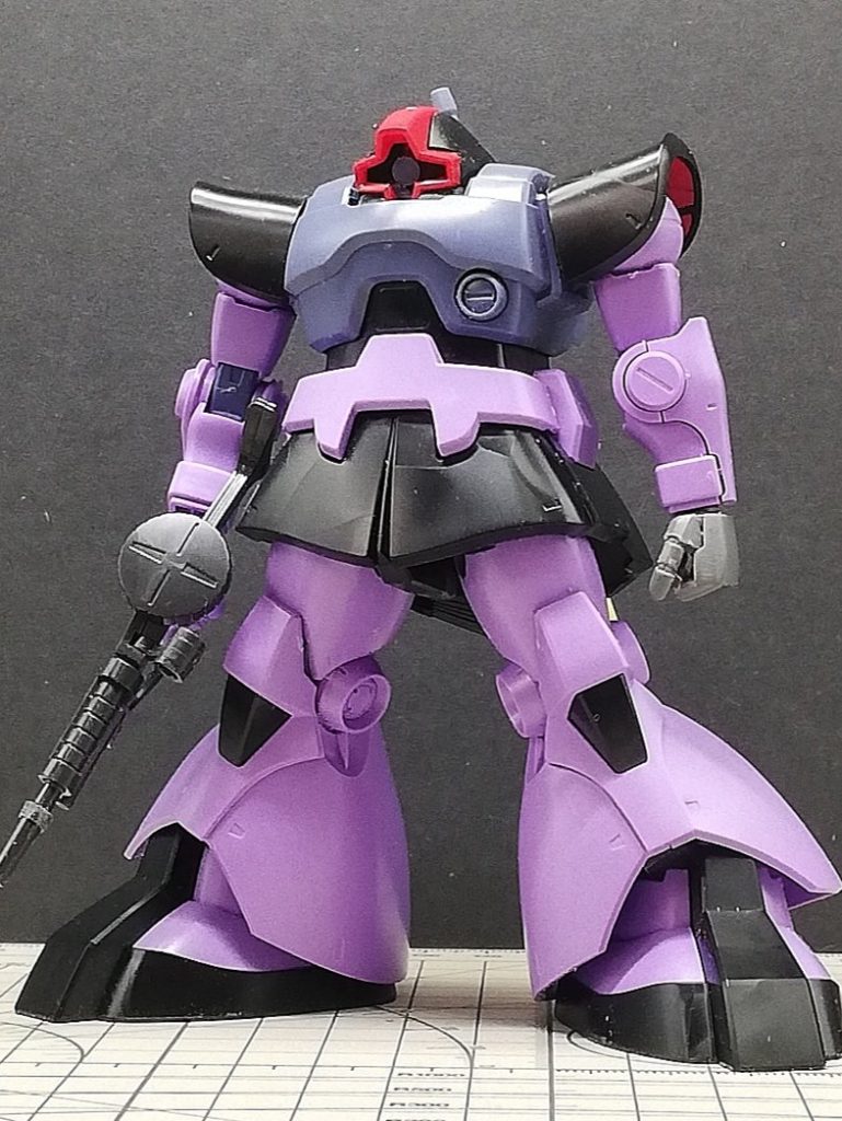 まずはドム本体のプロポーション改修から。といってもめちゃくちゃ出来のいいキットなので、腰、足首の延長とアゴが引けるよう首周りの角度調整のみです。