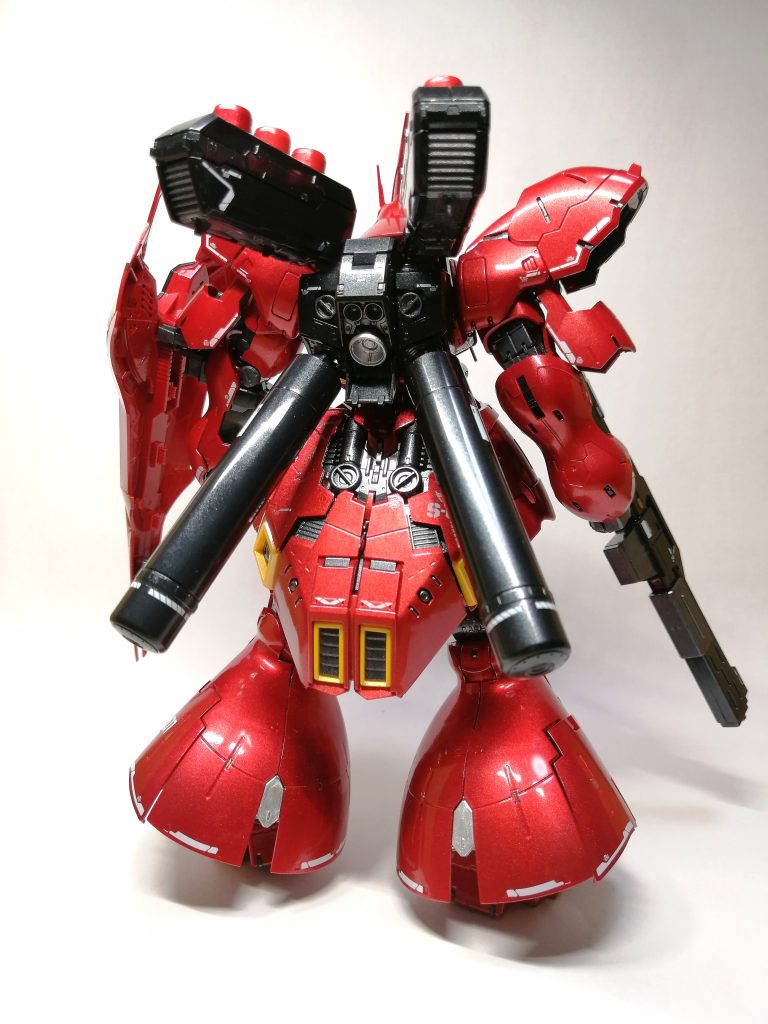 リアビューもかっこいい!特に腰部のディテールがすごいですね。