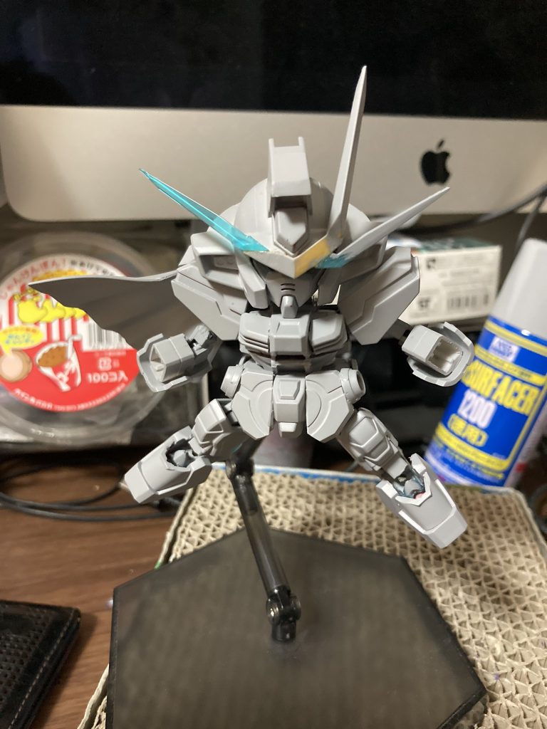 元々の段階ではクリアパーツを残すか否か悩んでましたがアンテナと踵はのこすことにしました