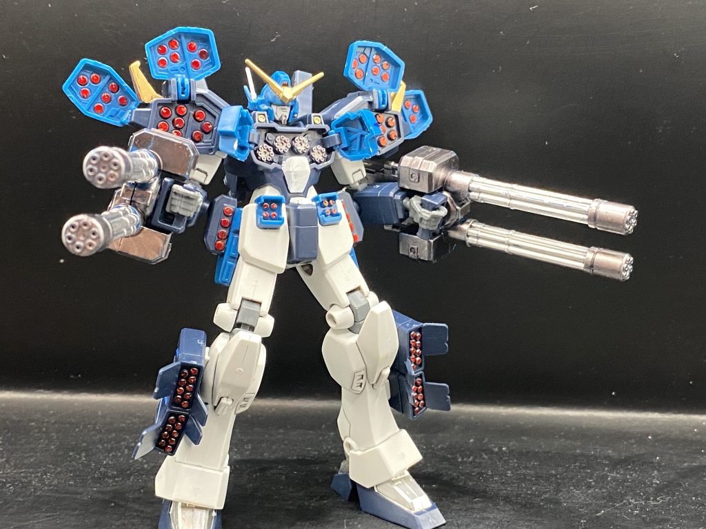 フルオープンアタック差し替えパーツも含めとんでもない武装量