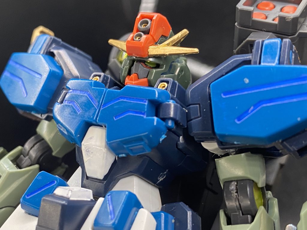 ヘビーアームズカスタムの色が浮いてしまってるので後で塗装することを考えてつや消しは吹かないままフィニッシュです