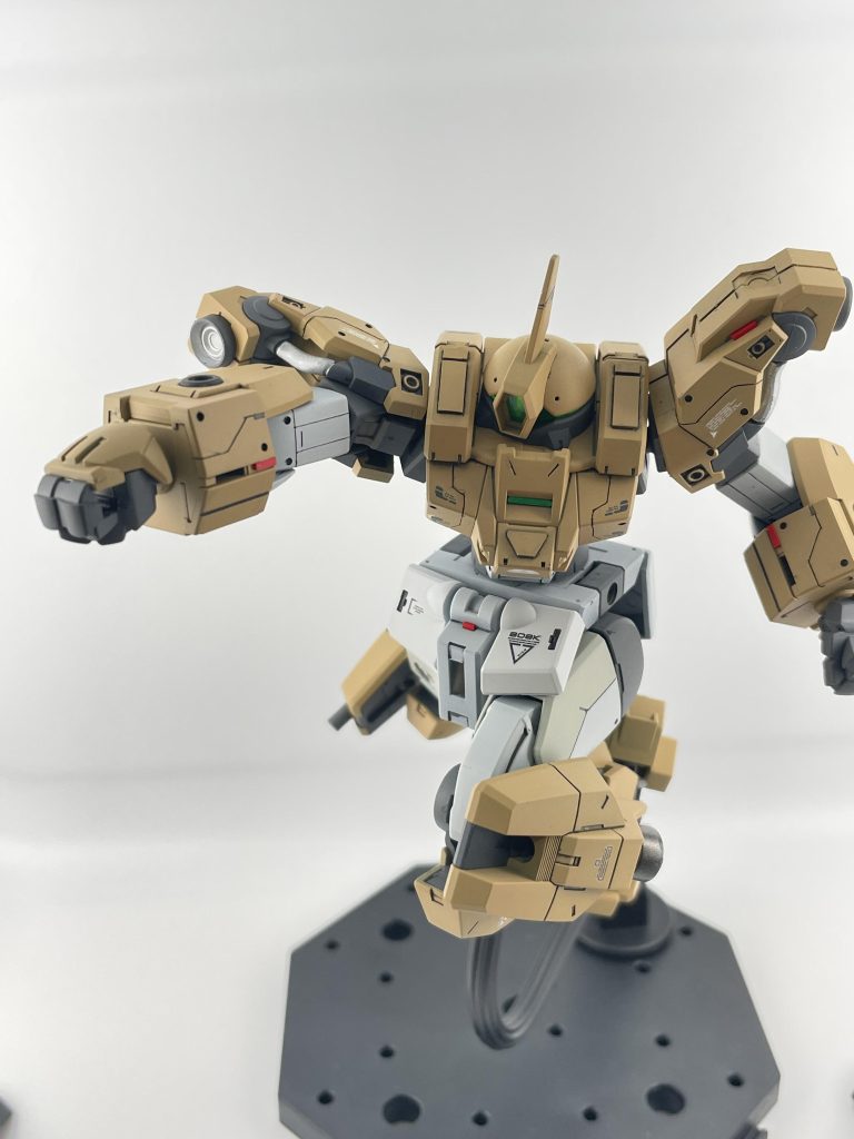 なんか最終的に拳で殴りそう。デミトレーナーと比べてエース機っぽさが伺えてめっちゃかっこいい