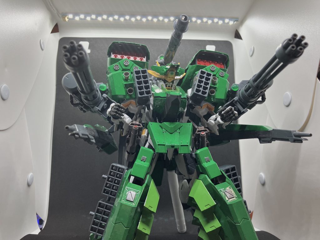 そして無数の敵機体相手には全武装を展開して全弾一斉発射を行うこうなったら最後敵機体は跡形もなく破壊されてしまう