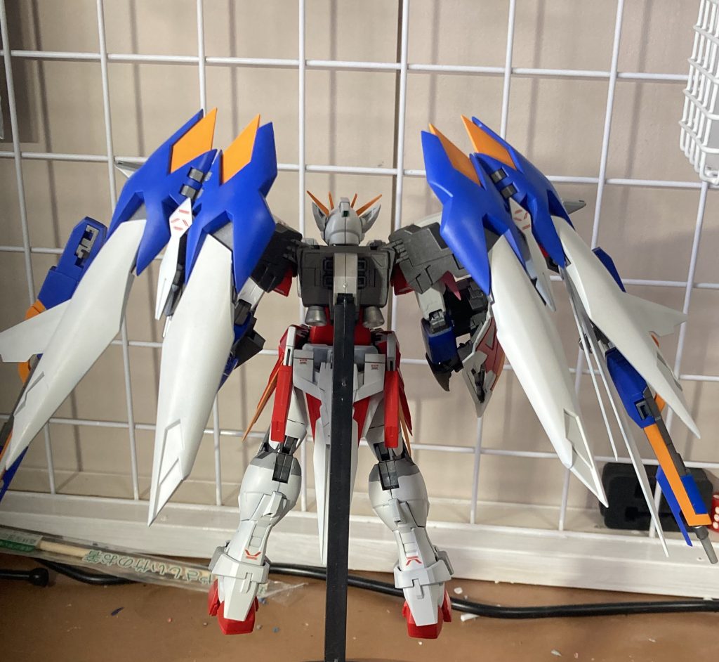 背面からダークハウンドのリアスカートを拝借してそのまま移植ここがネオバード形態にした時重要！！