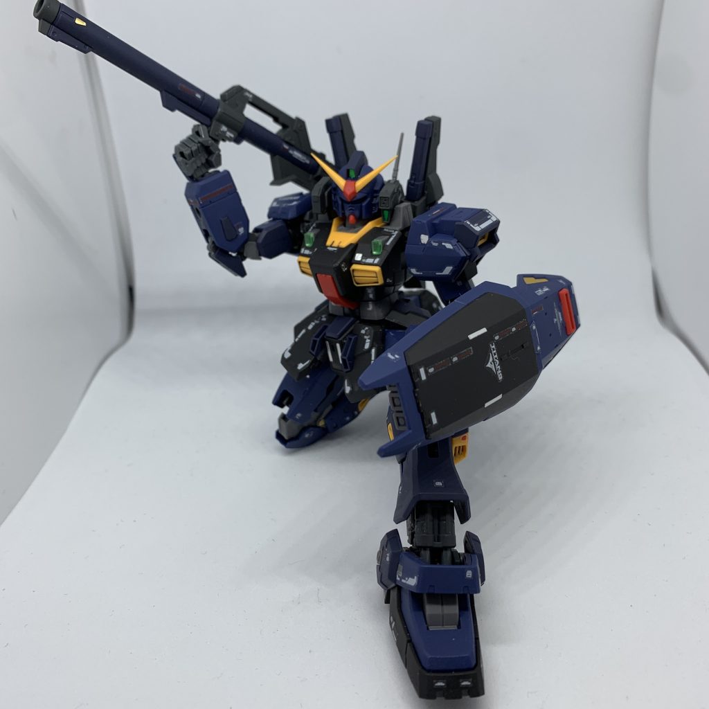 ティターンズかエゥーゴか悩みましたが、決められなかったのでエゥーゴはHGをゲットしました(^^)