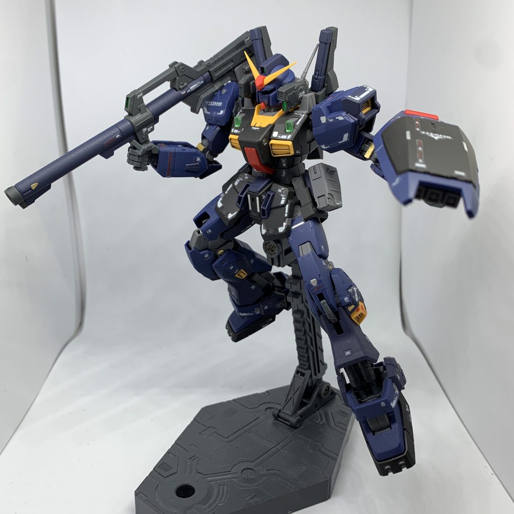 関節が言うこと聞かなくてうまくポージングできません^^;