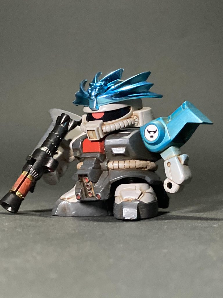 三男、新殺駆以前ザクIIIを作った時に複製しておいた胴体、腕、足を使用♨️