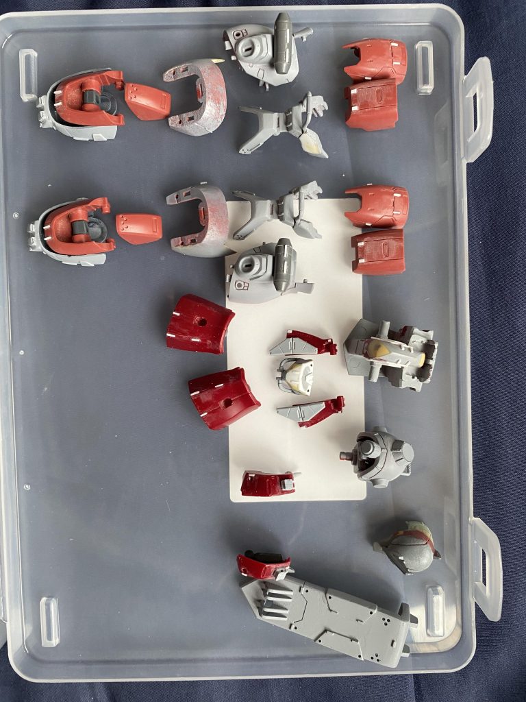 塗装前。まだジョニー機にするか決めておりませんでした。当初はザクIの高機動型として製作しておりました。