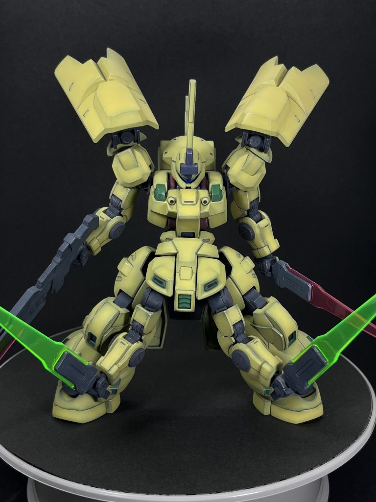 木星帰りなので、隠し腕があります。まんま、ディランザのものを付けています。