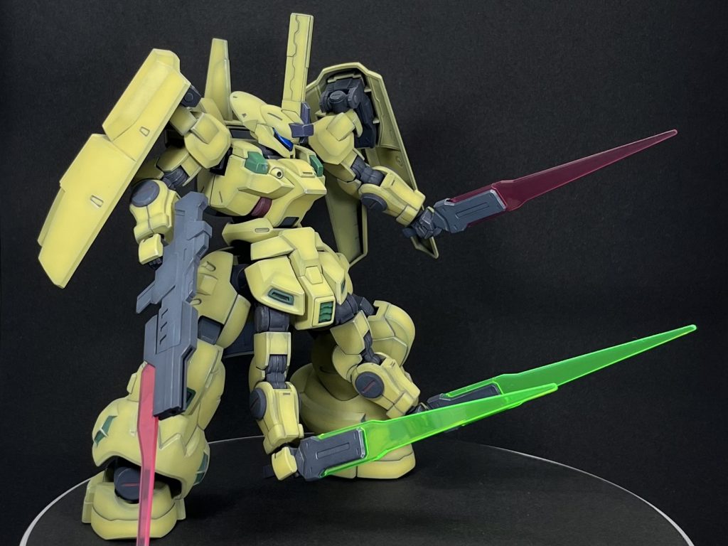 ビームトーチの刃は、全部赤くしたかったけど、ソルを3つも買うことはないので、2本は緑ビームです。