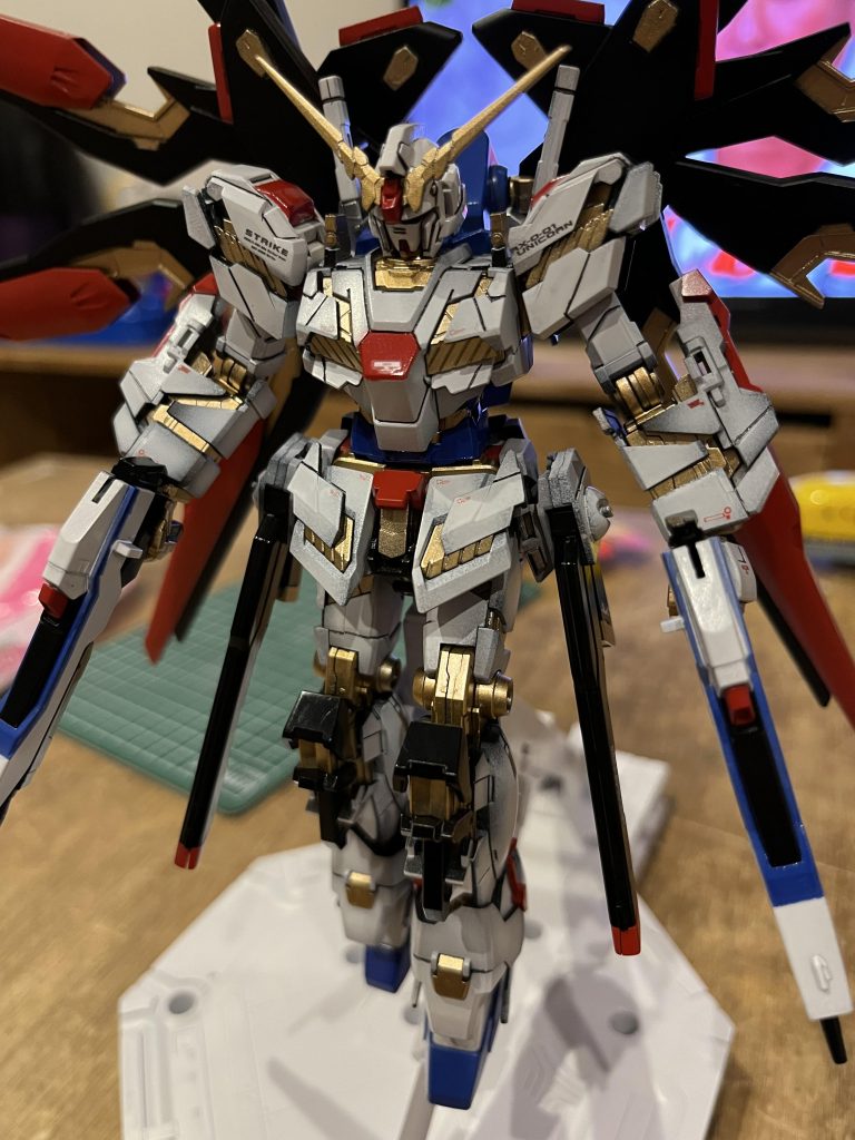 装備がなんか物足りないHGユニコーンと、本体がなんかイマイチなHGストフリを合体してみました。