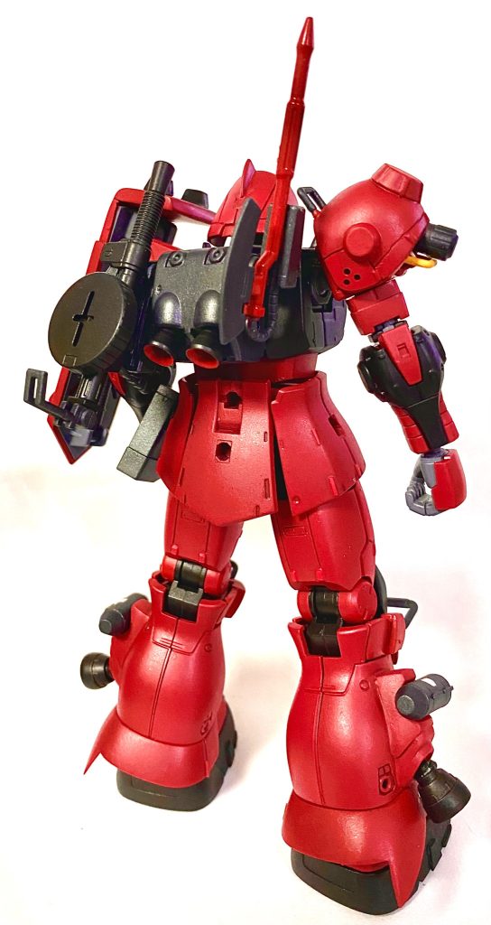 バックパックはザクIのままですが、武装マウント用の部品をジョイントしております。最後までご覧頂き、誠に有難う御座いました。製作スピードは遅いですが、今後も製作頑張って行こうと思います。よろしくお願いします。