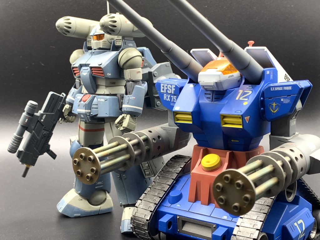 前回のガンキャノンと2ショット。並びにガンダムが欲しくなりますね。