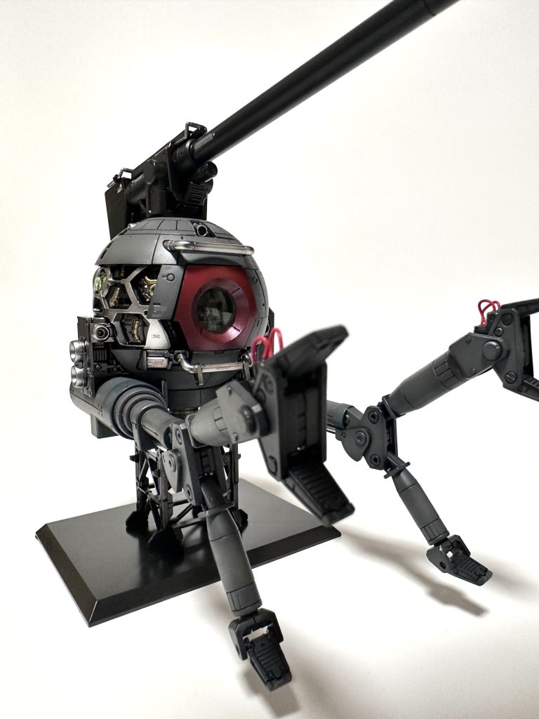 当初はがっつりウェザリングして汚すつもりでしたが、シルバーで塗った部分をつや消しにして汚すのがためらわれウェザリングカラーのフィルタリングと軽めのドライブラシにとどめました。