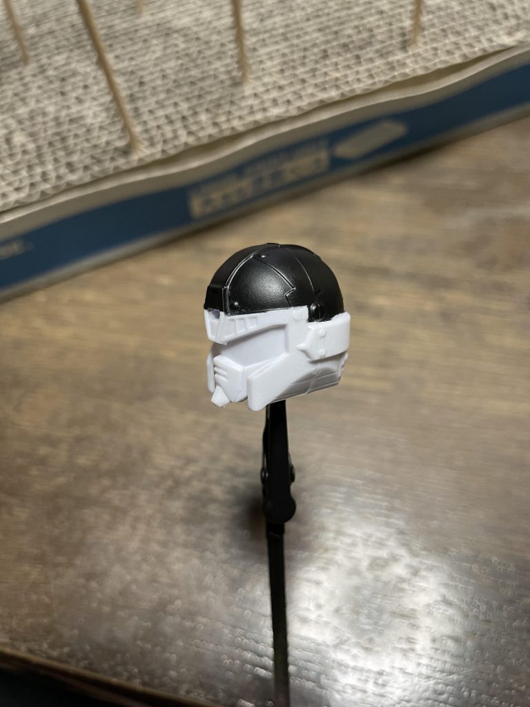 組み立ては３０分くらいで出来るのですがマスキングしたり部分塗装するのに時間がかかりました