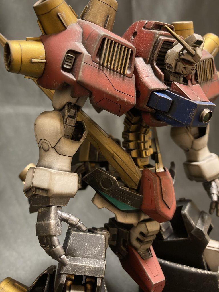 お腹の蛇腹はスクラッチで自作しました。