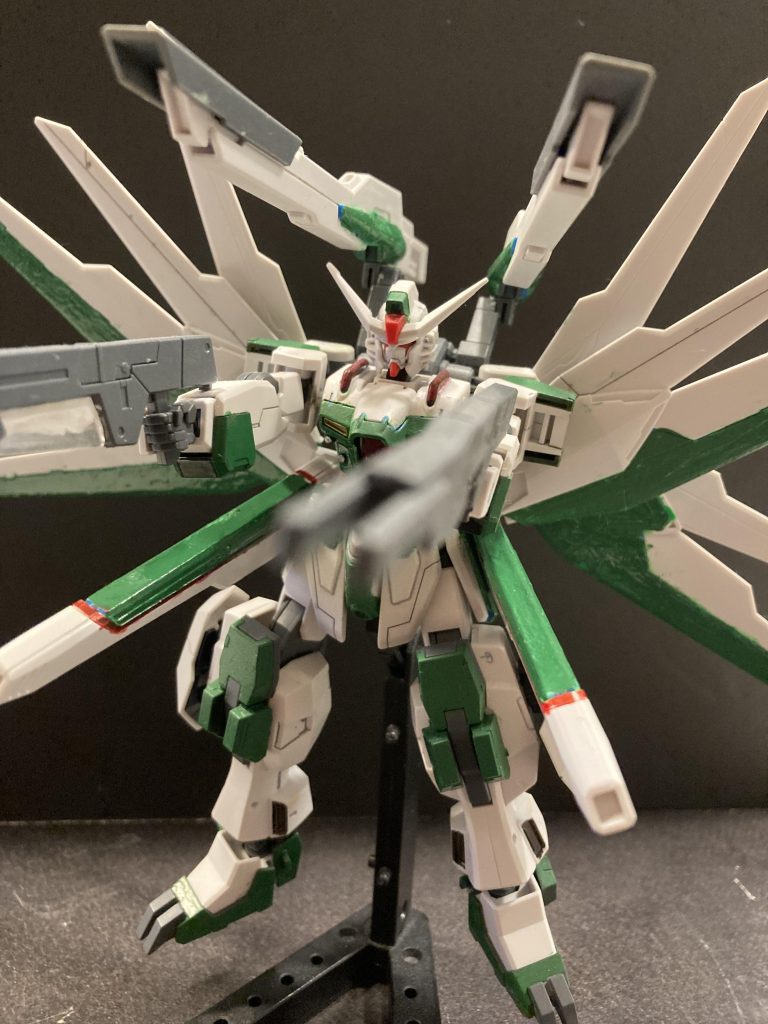 必殺技は「フルバースト」。機体に積まれた全砲門を一斉に放ち、敵を消し炭になるまでうち続ける。しかしあまり燃費は良くない。