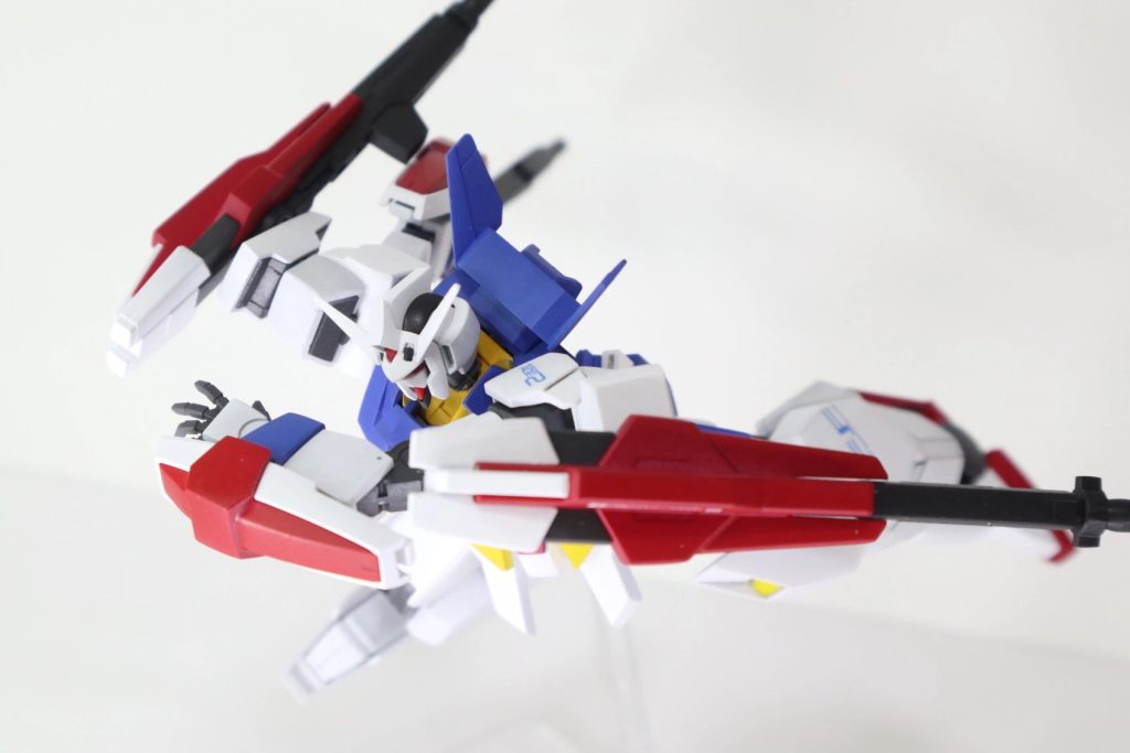 ノーマル→ダブルバレットへの換装で機動力が落ちるというデメリットをスラスターを増やすことでカバーしているどころかむしろ出力が上がっている(という設定)