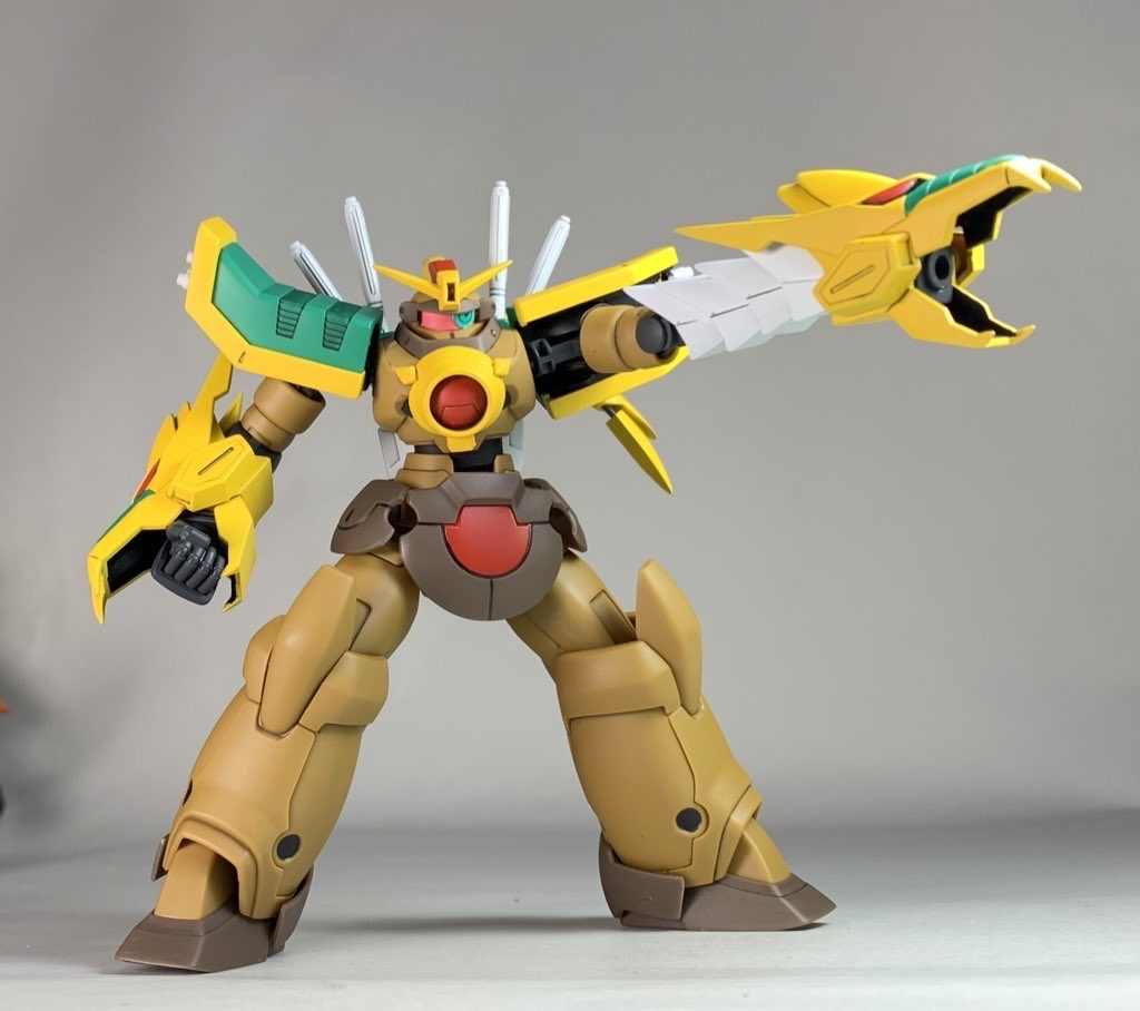 両腕の白いパーツを合わせれば伸びたドラゴンクローにできます