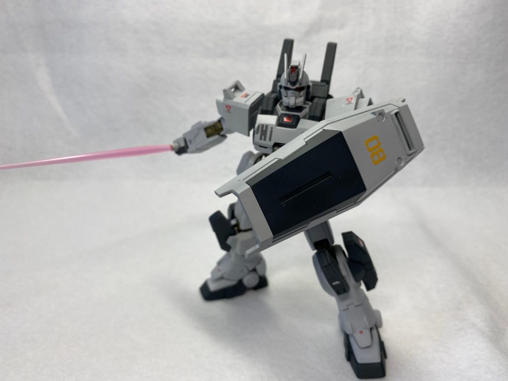 ビームサーベルは画像だと見えませんが、Ez-SRのサーベルマウントにネオジウム磁石をつけてリアスカートに着けて携行しています。