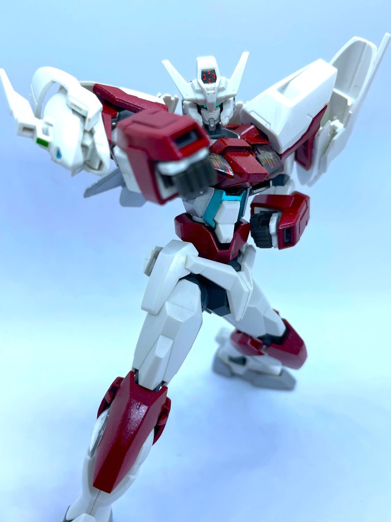 猟犬型複合武装大袖:オルトロス 拡散ビーム砲、ビームサーベルが搭載された大袖。オーソドックスな動きの中にアクセントを加え、相手を翻弄する。また、ビームサーベル部は、ガンビット化されており、立体的な攻撃を可能とする。